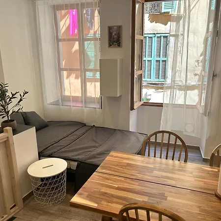 Apartment Historical Rue Longue *
